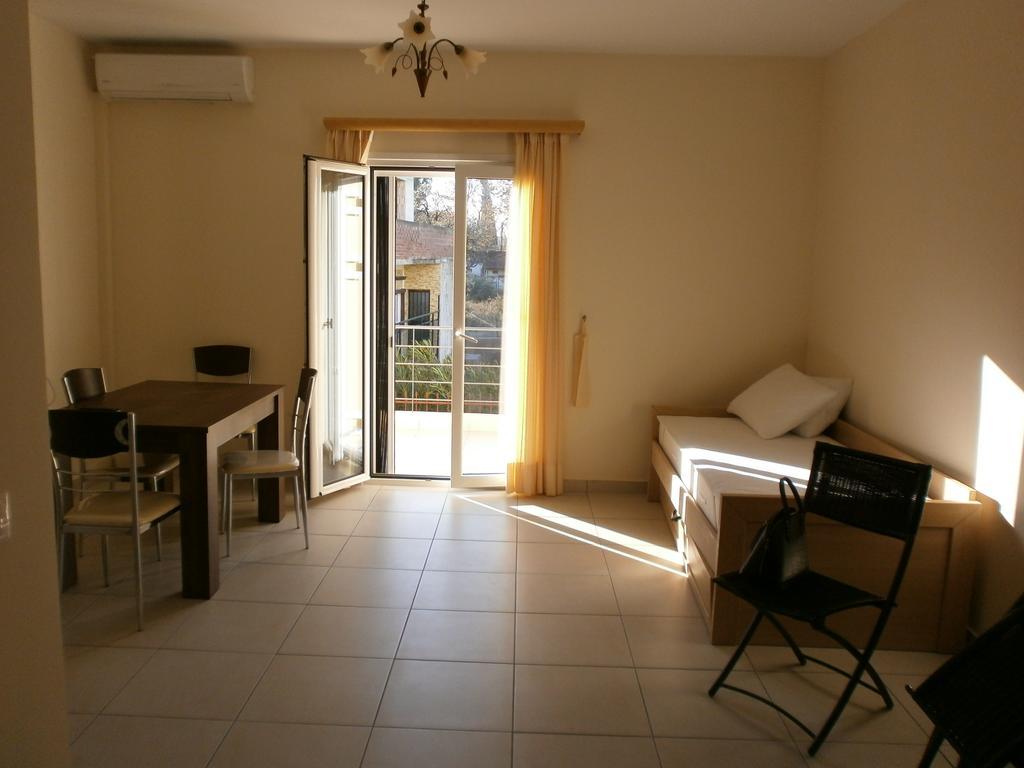 Artemis - Marina Apartments Evia Phòng bức ảnh